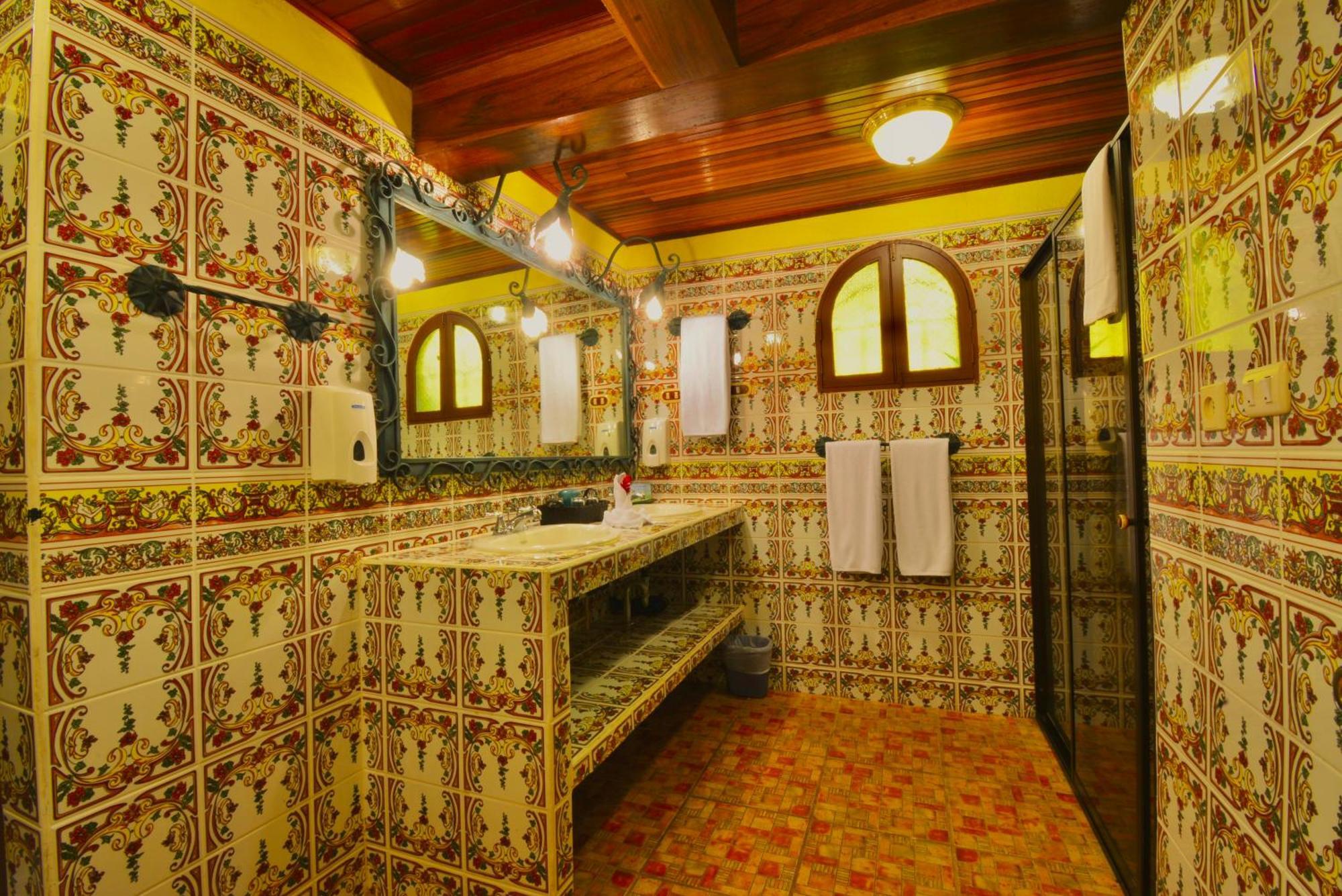 Hotel La Mansion Inn Arenal 누에보 아레날 외부 사진